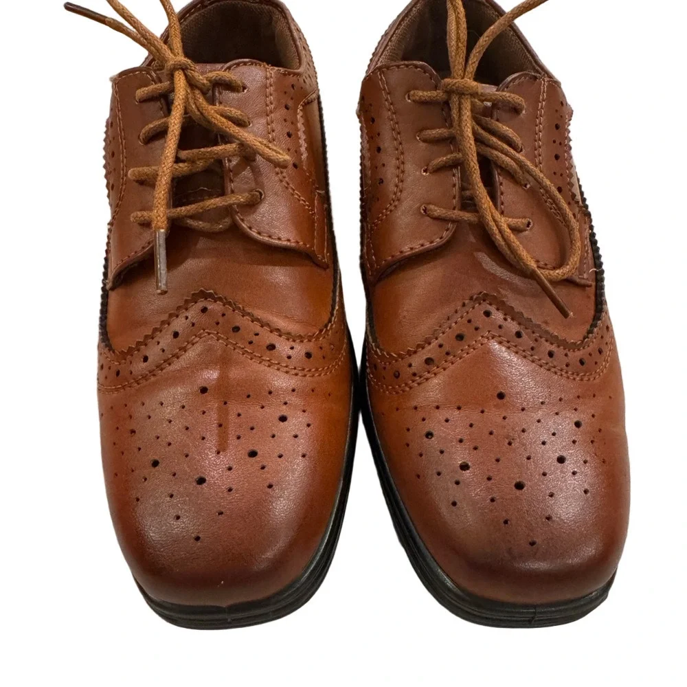 NWT Deer stags brown youth dress shoes